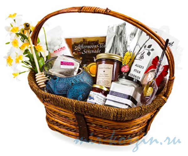 Корзины для подарков на 8-е марта